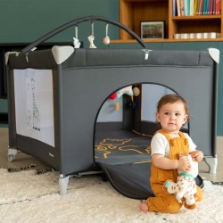 "Renolux" Квадратна кошара за спане и игра Софи жирафчето "Renolux" Квадратна кошара за спане и игра Софи жирафчето